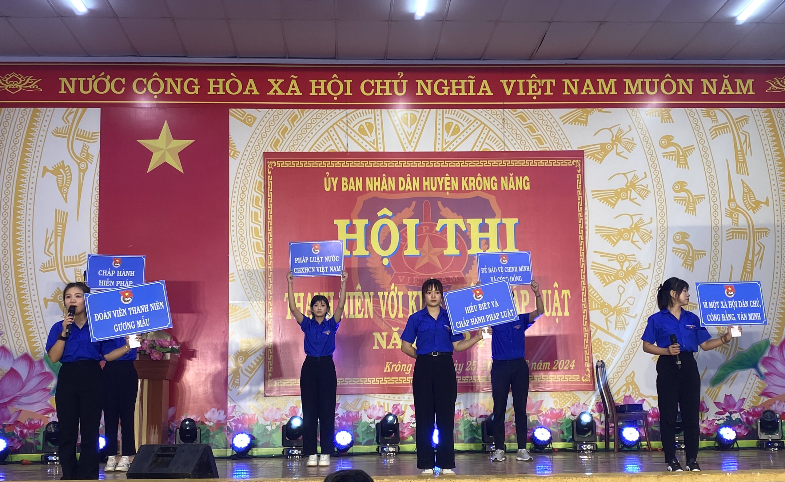 hình anh doi thi 2